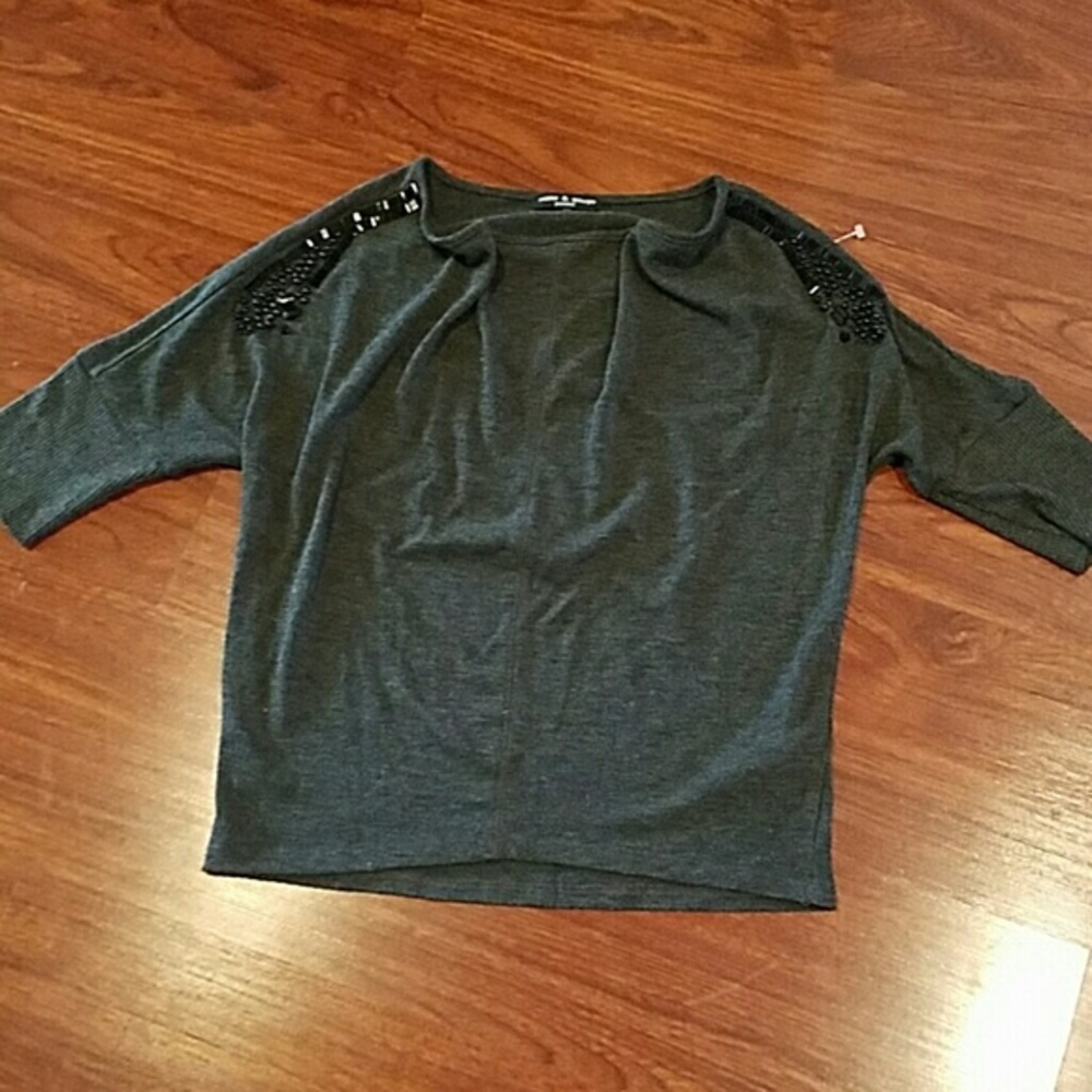 Cable & Gauge mid sleeve blouse w/ shoulder jewels